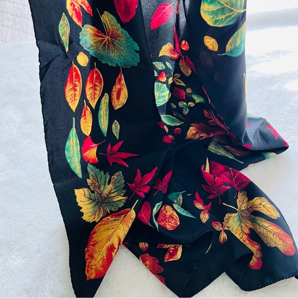 Vintage ART OF THE SCARF TIE RACK Black Gold Autumn Leaves Fall Print Scarf.
